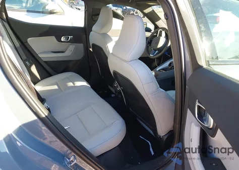 2024 Polestar 2 Long Range Dual Motor/Long Range Dual Motor Plus z USA, uszkodzony, nr VIN YSMFD3KA2RL222089